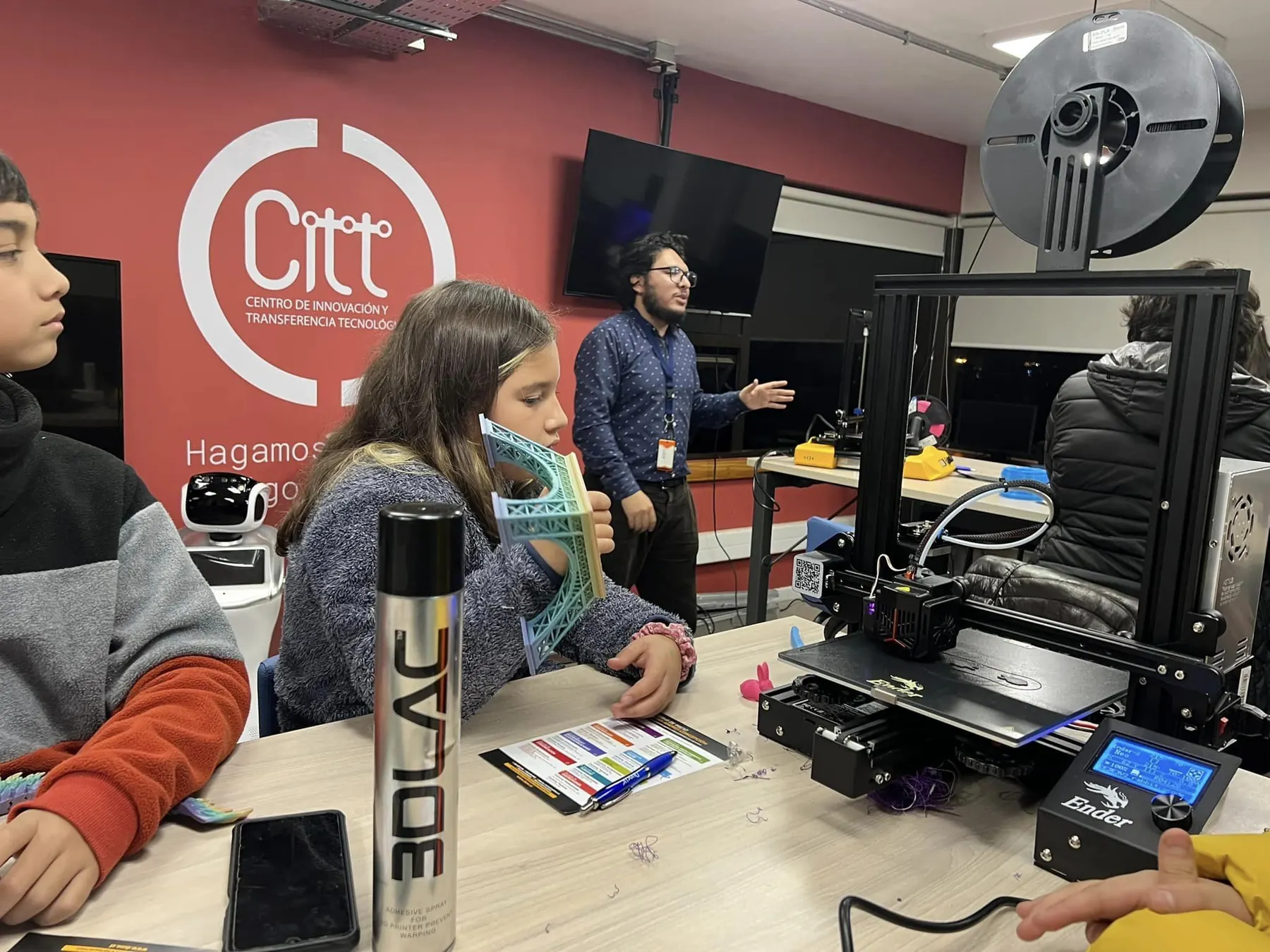 Taller de impresión 3D en el centro comunitario Agüita de la Perdiz